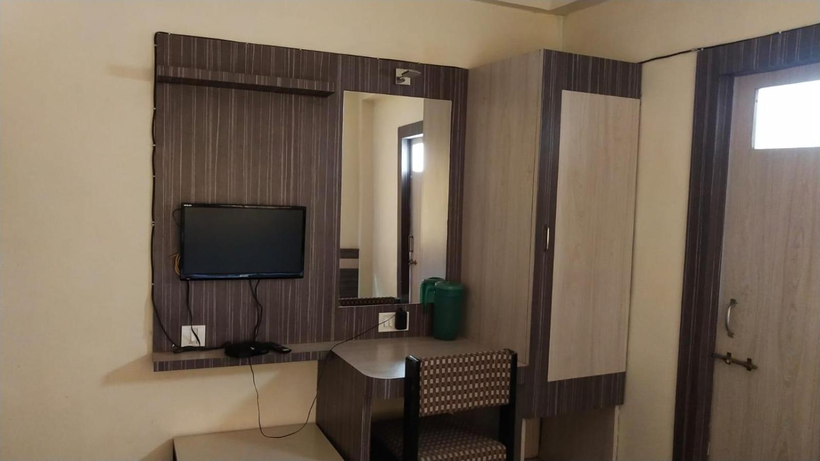 Hotel Vaishali Nashik Exterior photo